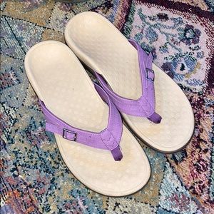 Vionic flip flop sandals